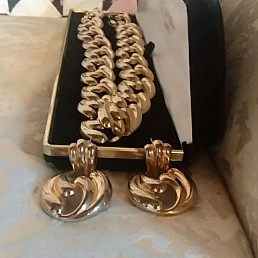 Chain linked Necklace & Earring Set